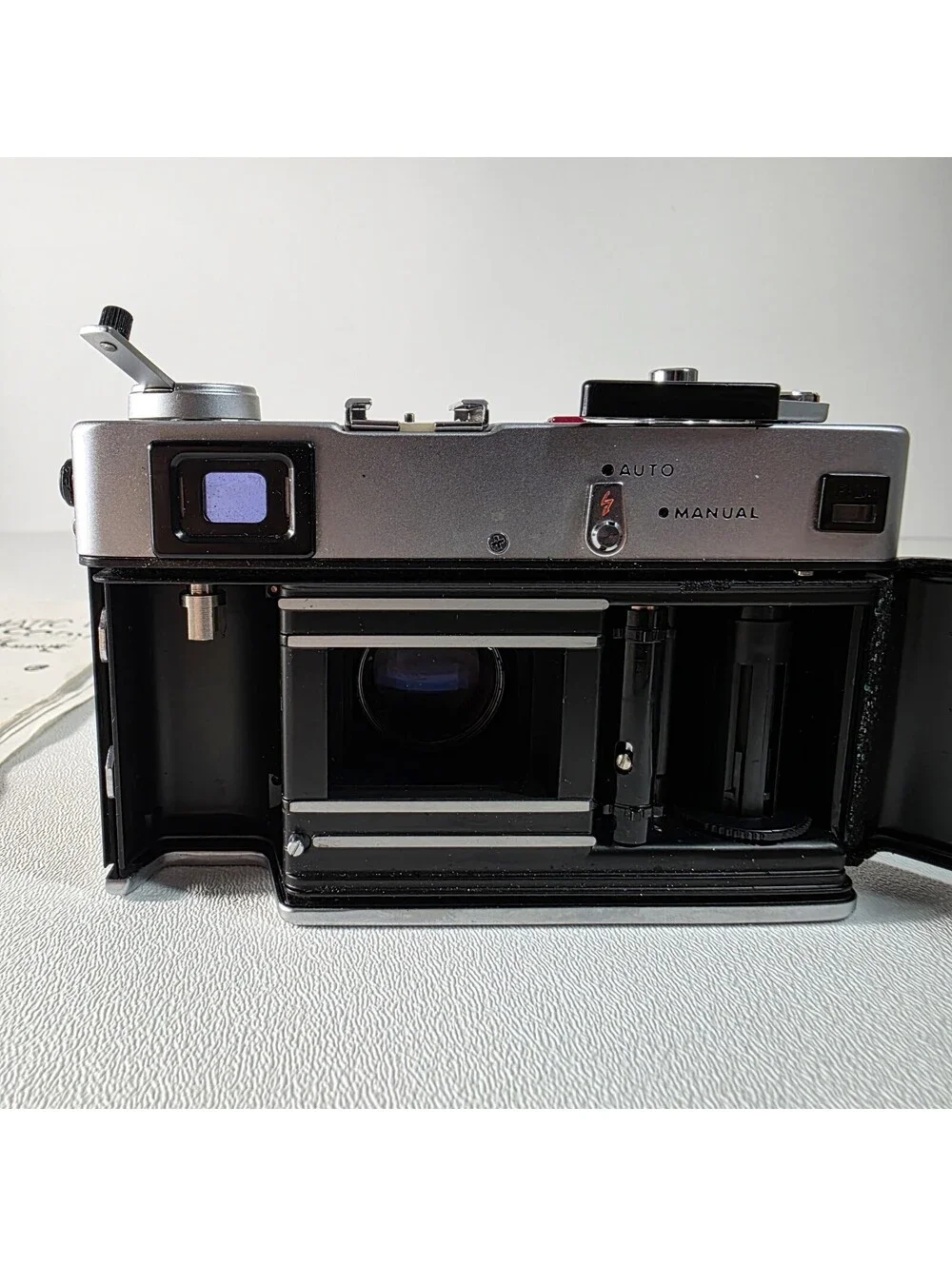 Minolta Hi-Matic E Rangefinder 35mm Film Camera 40mm F1.7 UNTESTED
